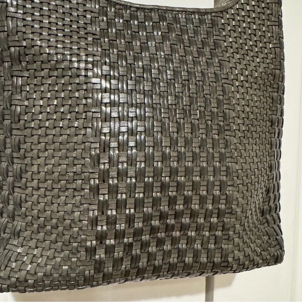 CEM Metallic grey Leather Woven Crossbody Bag - Picture 3 of 8